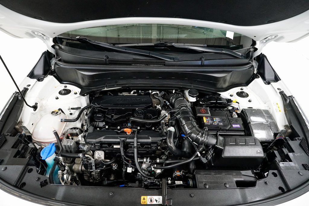 2024 Kia Seltos SX photo 2