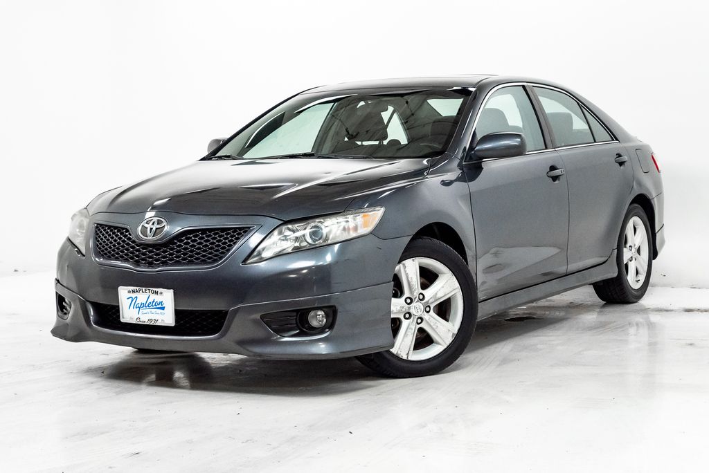 2011 Toyota Camry 2.5 Auto SE's photo