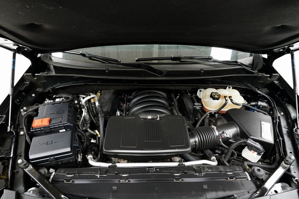 2021 Cadillac Escalade Luxury photo 3