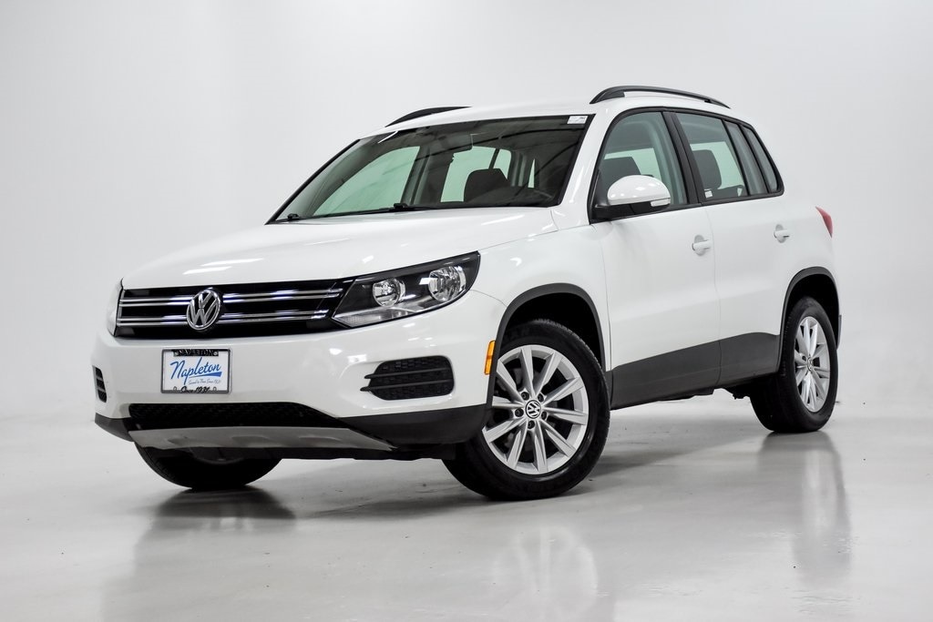 Used 2018 Volkswagen Tiguan Limited Base with VIN WVGBV7AX3JK000946 for sale in Elmhurst, IL