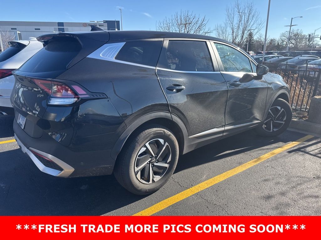 2023 Kia Sportage Hybrid LX photo 3