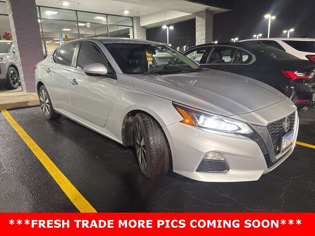 2022 Nissan Altima 2.5 SV photo 2