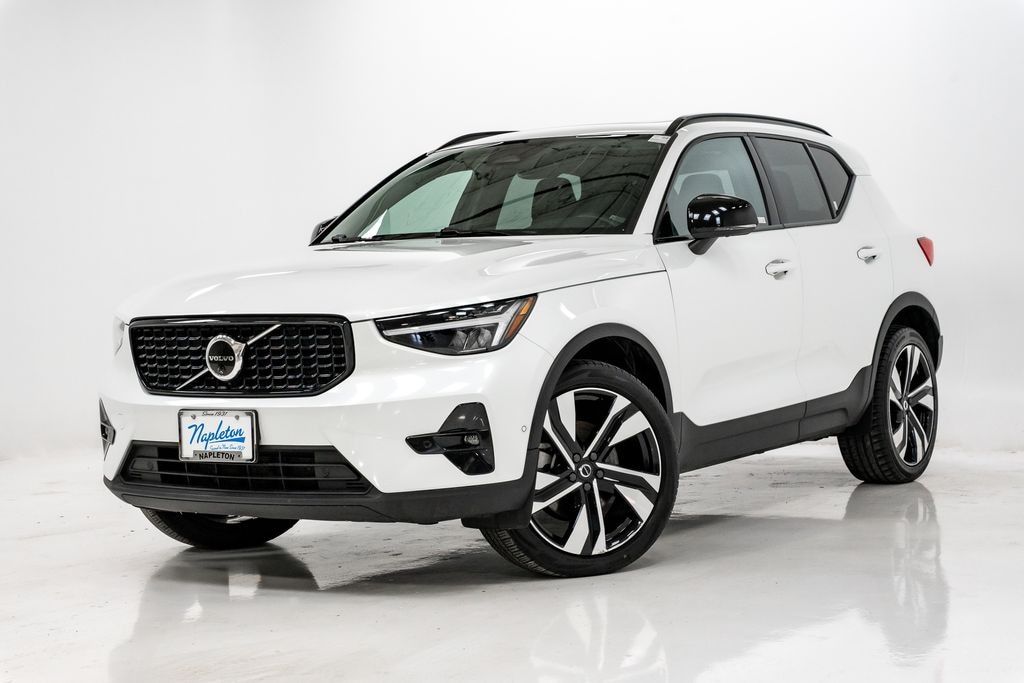 Used 2024 Volvo XC40 B5 Plus Dark Theme SUV
