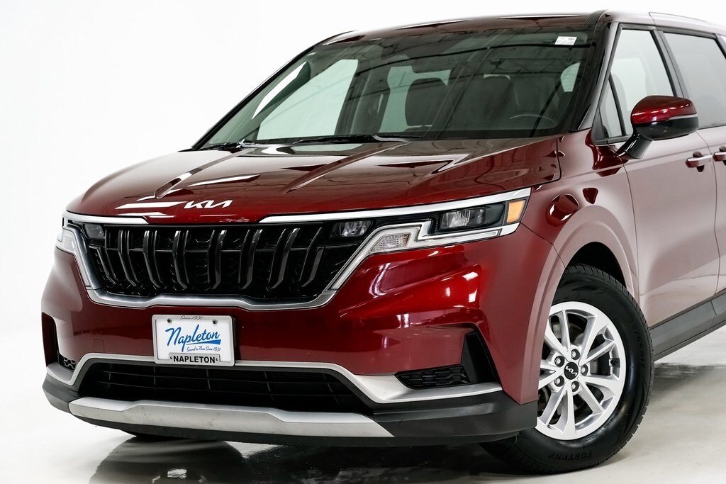 2022 Kia Carnival LXS photo 2