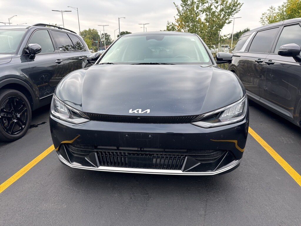 2024 Kia EV6 Wind photo 2