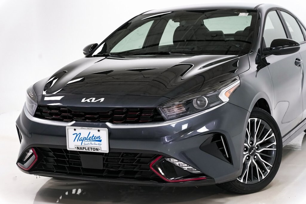 2024 Kia Forte GT-Line photo 2