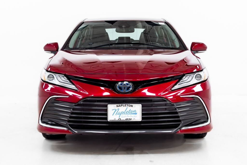 Used 2021 Toyota Camry Hybrid XLE Sedan