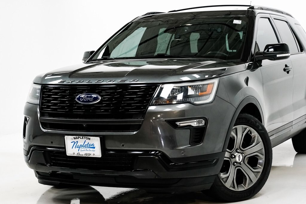 2018 Ford Explorer Sport photo 2