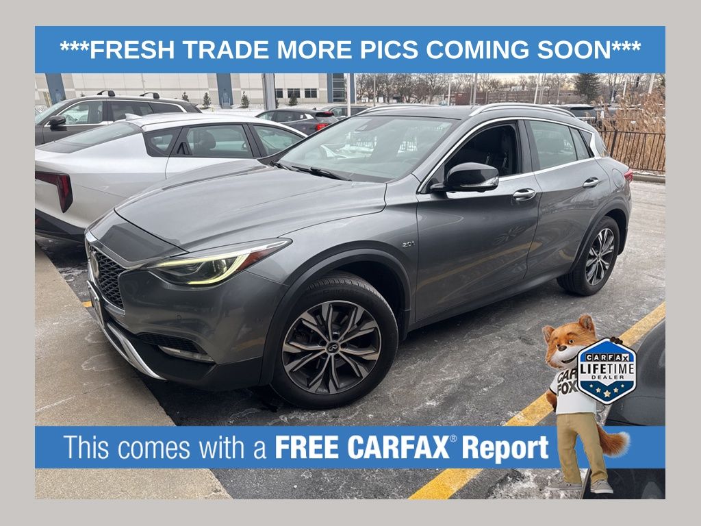 2017 INFINITI QX30 Premium's photo