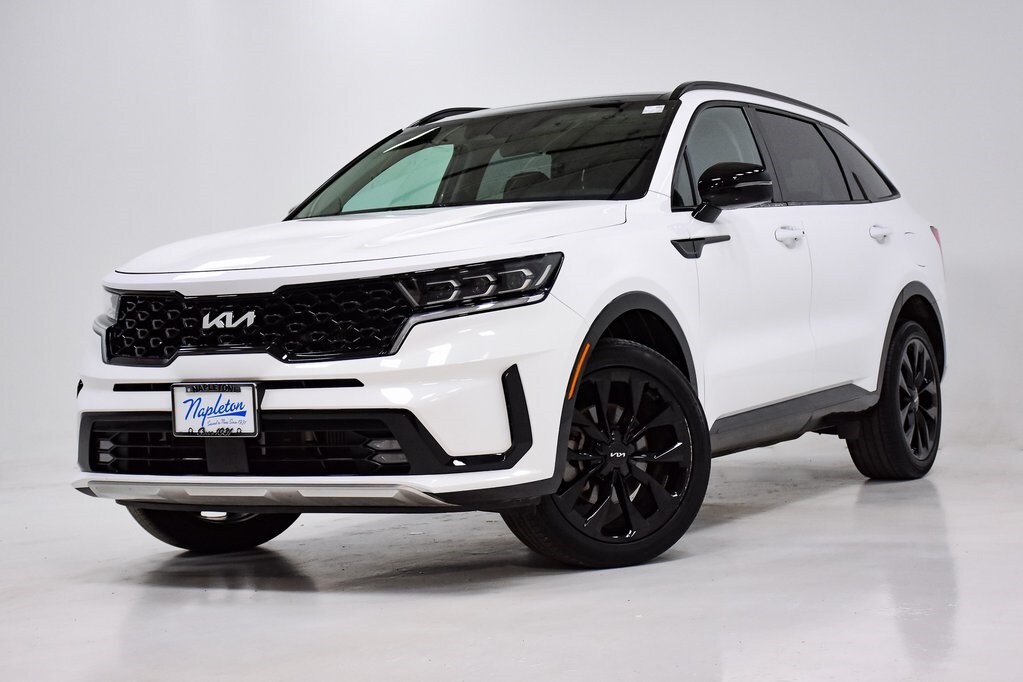 Used 2022 Kia Sorento SX with VIN 5XYRKDLF4NG116649 for sale in Elmhurst, IL