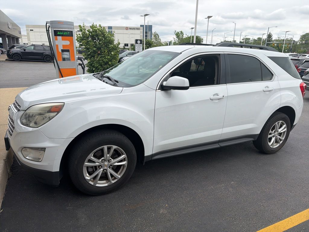 2017 Chevrolet Equinox LT's photo