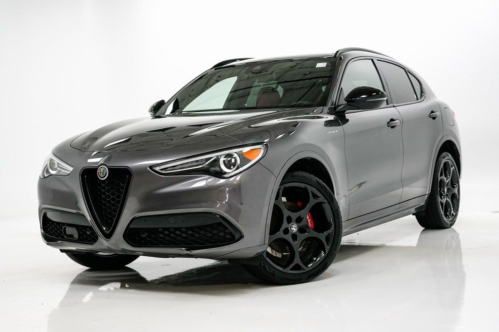 2023 Alfa Romeo Stelvio Veloce's photo