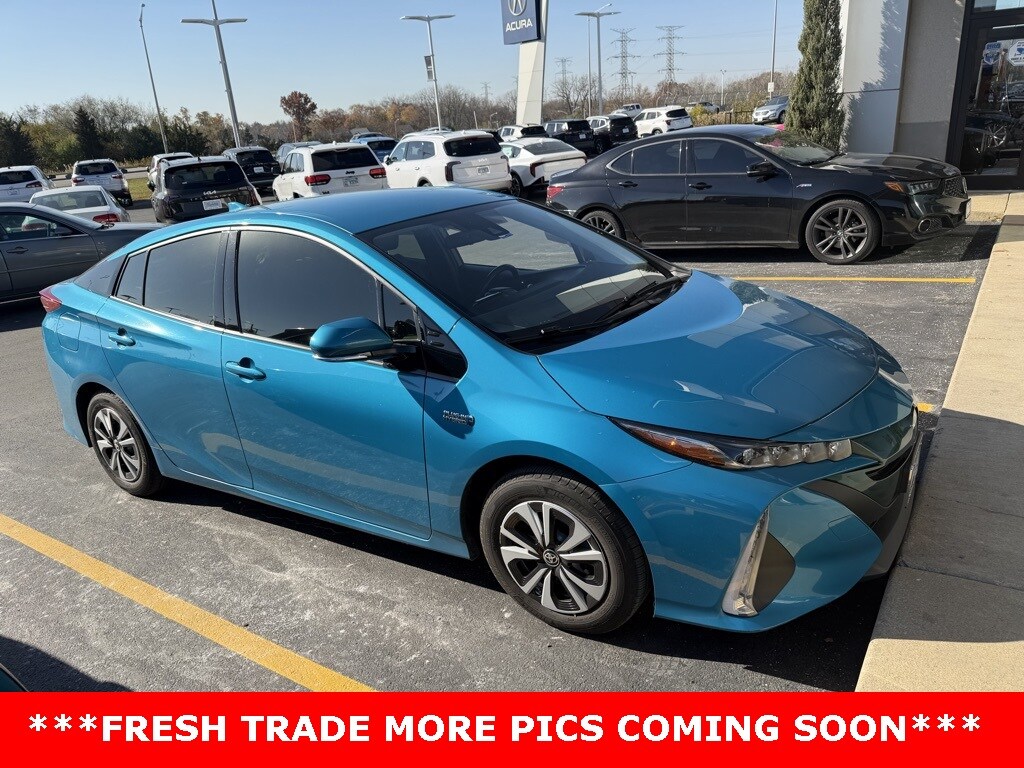 2018 Toyota Prius Prime Premium photo 2