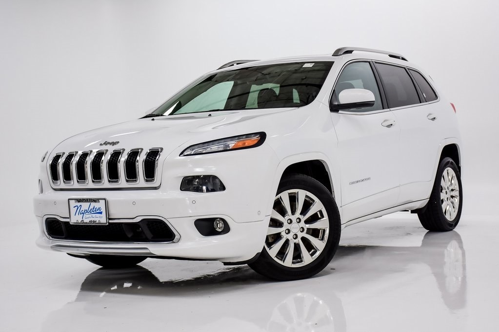 Used 2017 Jeep Cherokee Overland with VIN 1C4PJLJBXHD233773 for sale in Elmhurst, IL