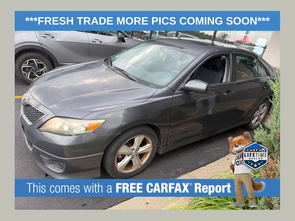 2011 Toyota Camry 2.5 Auto SE's photo
