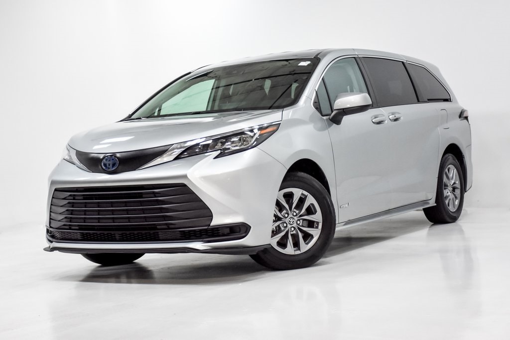 Used 2021 Toyota Sienna LE with VIN 5TDKRKEC9MS038262 for sale in Elmhurst, IL