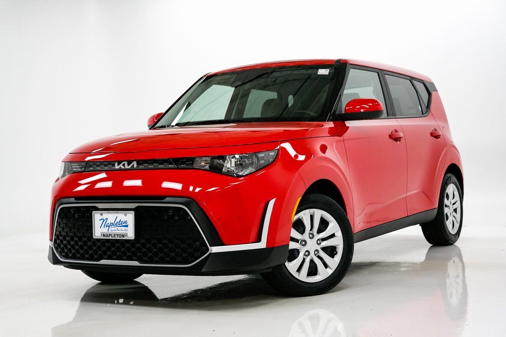 2023 Kia Soul LX's photo