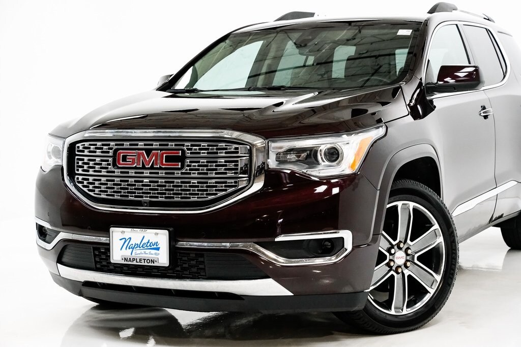 2017 Gmc Acadia Denali photo 2