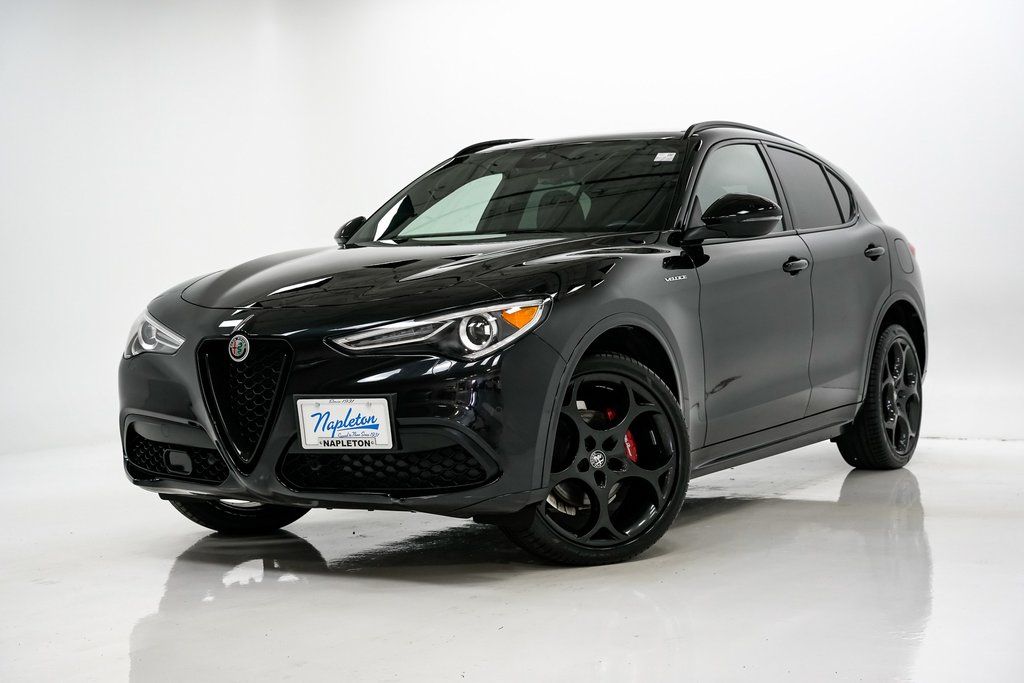 2023 Alfa Romeo Stelvio Veloce's photo