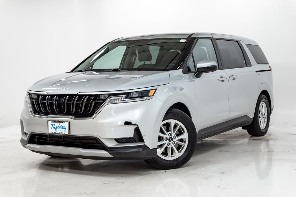2023 Kia Sedona LX's photo