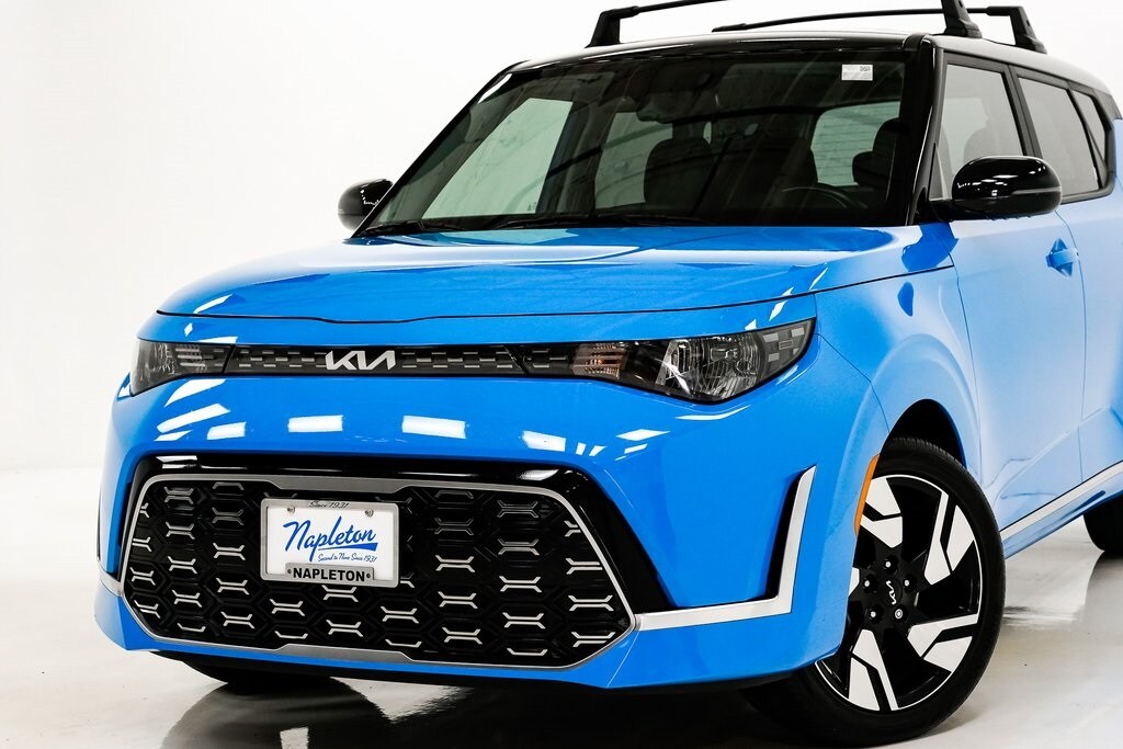 2023 Kia Soul GT-Line photo 2