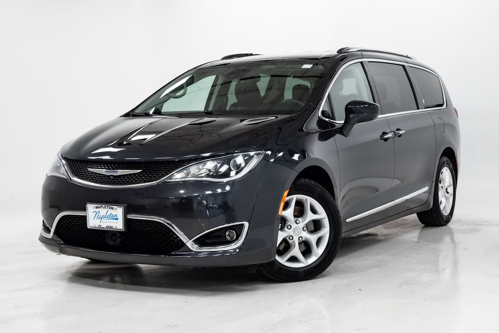 2020 Chrysler Pacifica Touring L Plus's photo