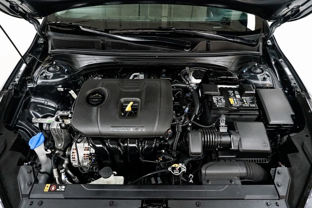 2024 Kia Forte LXS photo 3