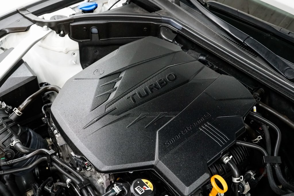 2024 Genesis G70 2.5T photo 3