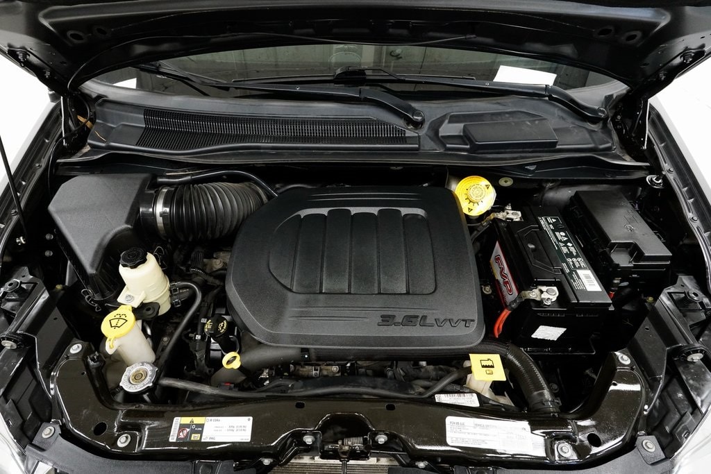 Used 2019 Dodge Grand Caravan SXT Van Passenger Van