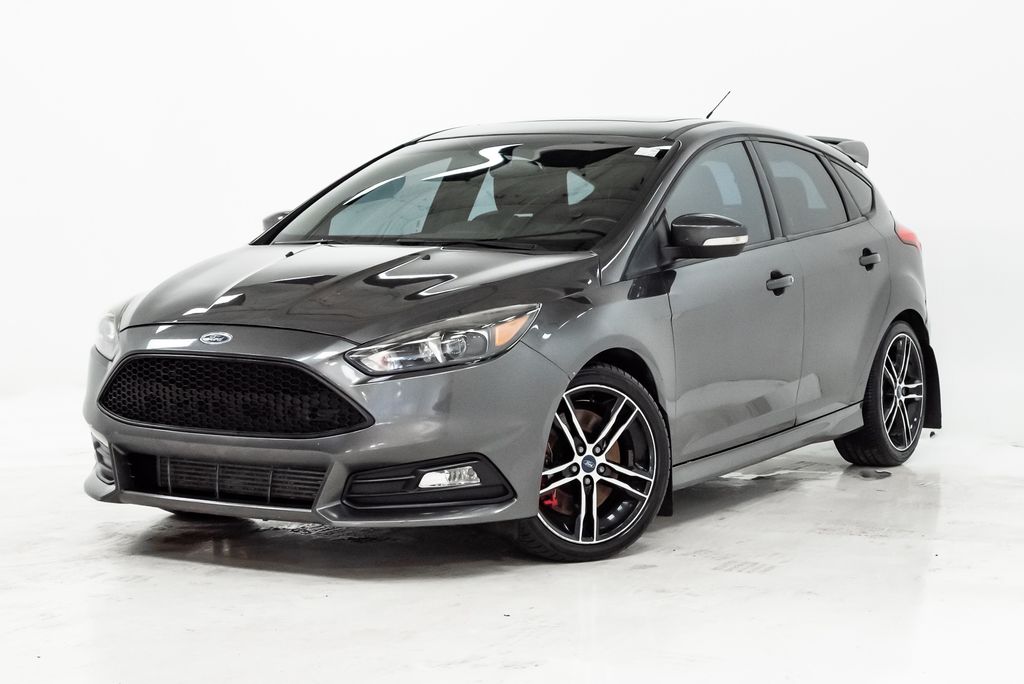 2015 Ford Focus 5 Door Hatch ST's photo