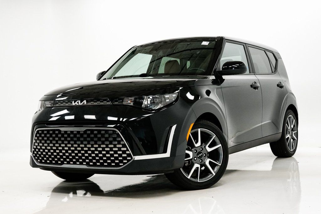2024 Kia Soul EX's photo