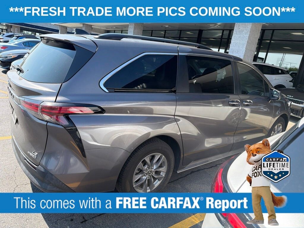 Used 2022 Toyota Sienna LE Van Passenger Van