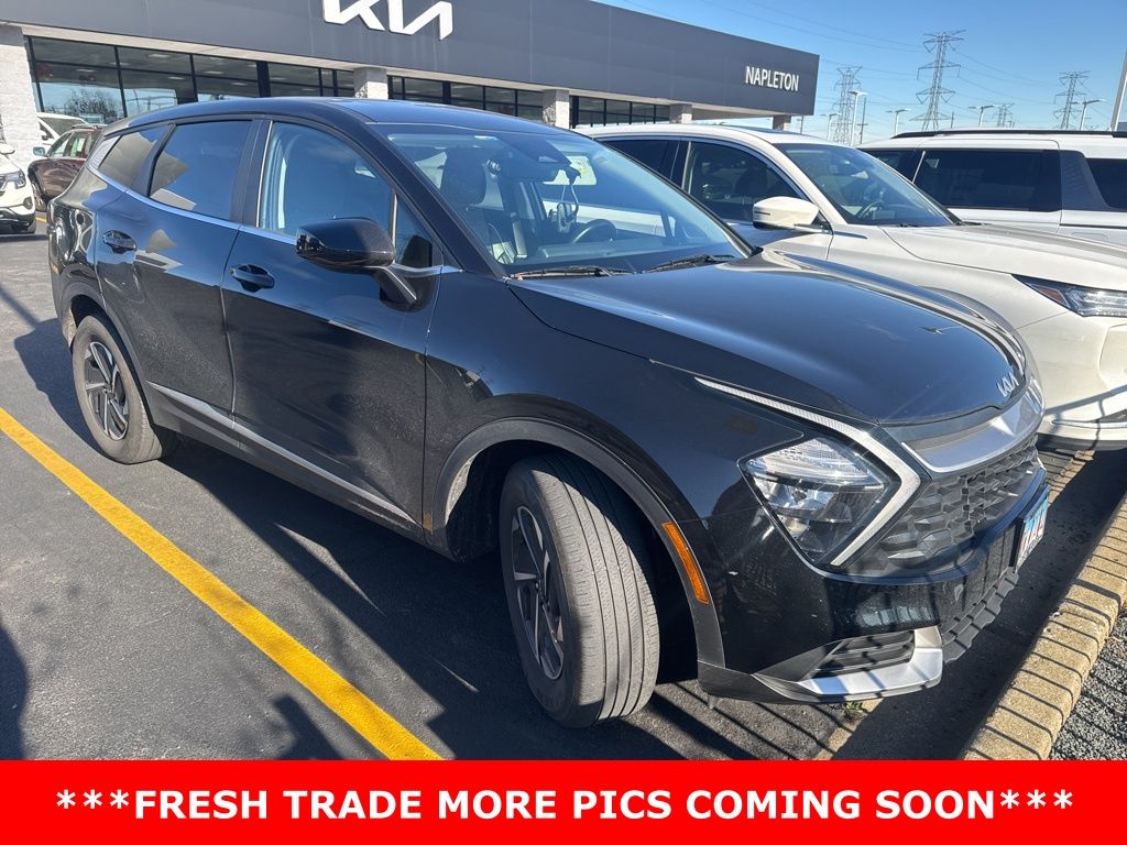 2023 Kia Sportage Hybrid LX photo 2