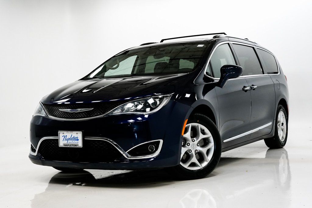 2019 Chrysler Pacifica Touring L Plus's photo