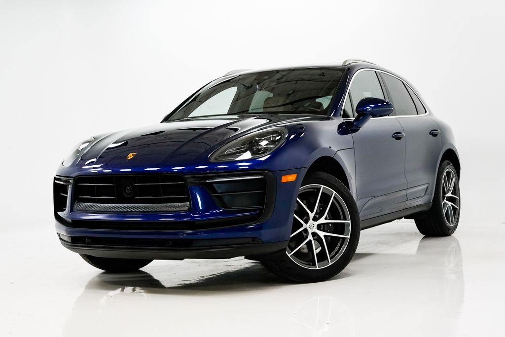 2023 Porsche Macan Base