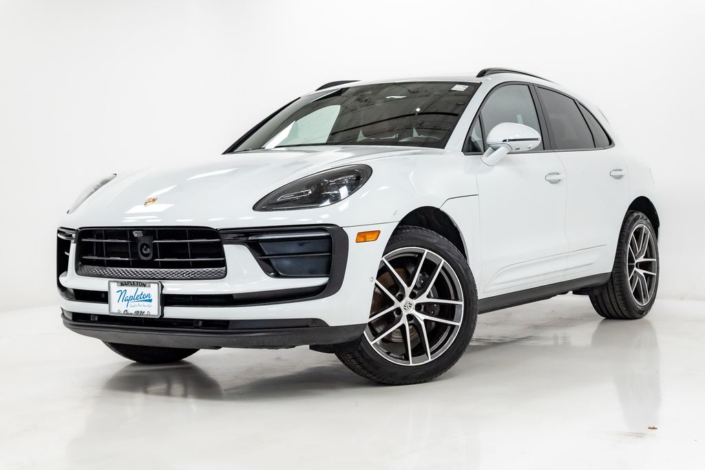 2022 Porsche Macan Base
