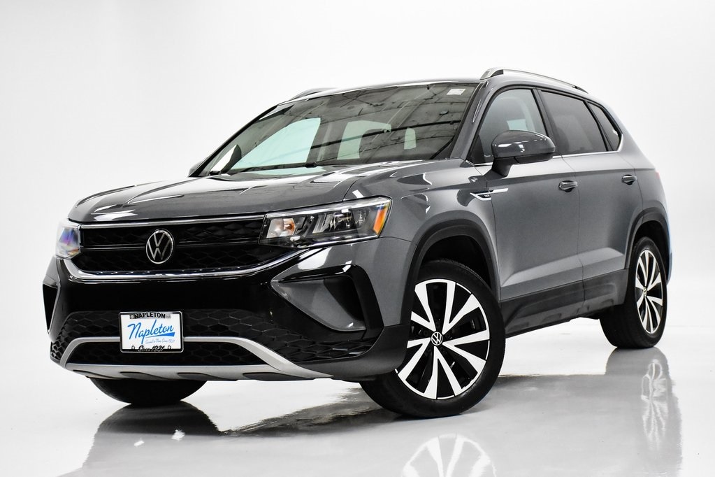 Used 2022 Volkswagen Taos SE with VIN 3VVWX7B22NM087161 for sale in Elmhurst, IL