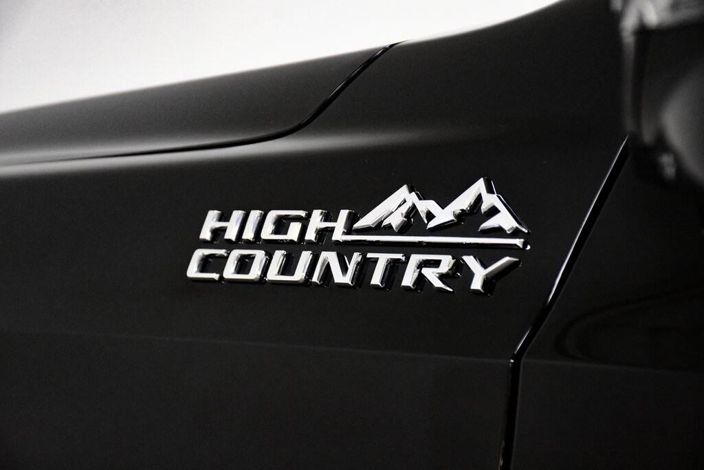 2023 Chevrolet Tahoe High Country photo 3