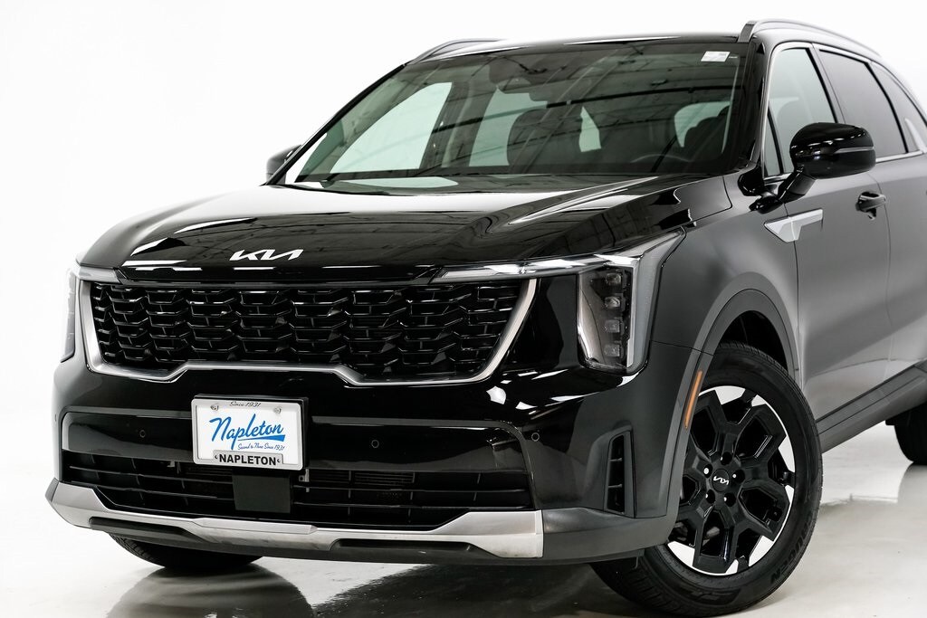 2025 Kia Sorento S photo 2