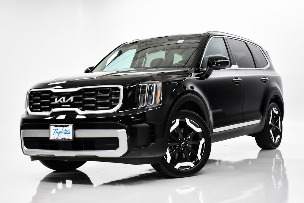 Used 2023 Kia Telluride S with VIN 5XYP64GC8PG352560 for sale in Elmhurst, IL