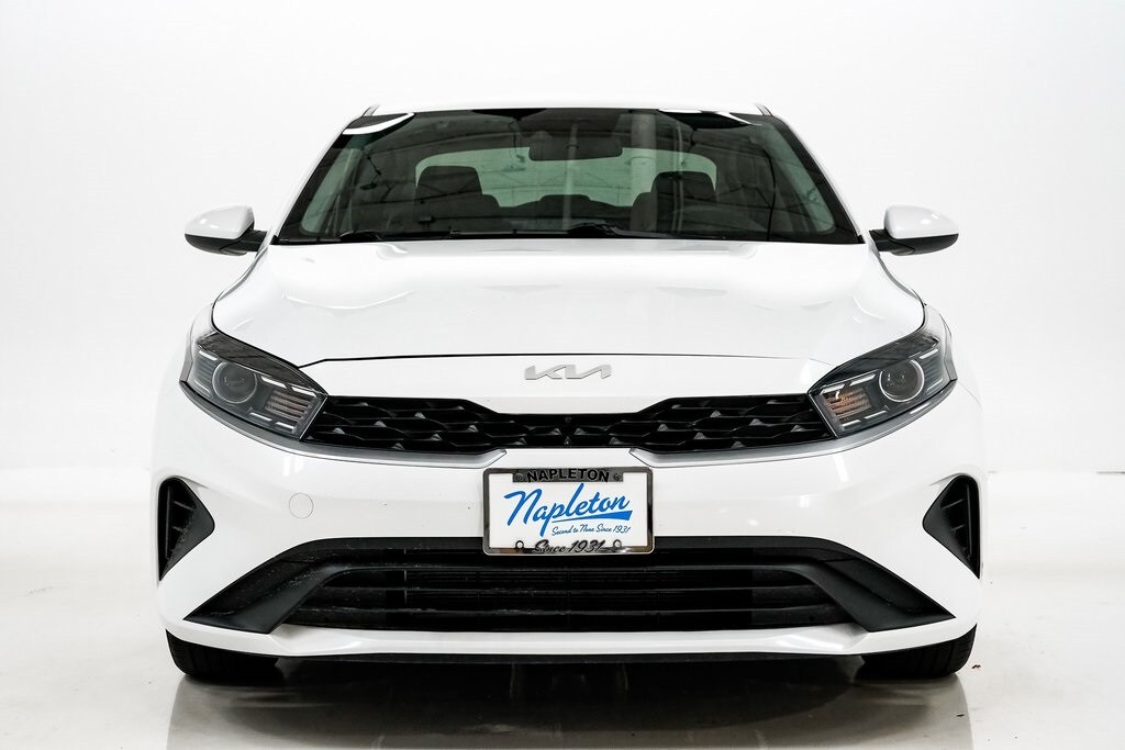 2023 Kia Forte LXS photo 4