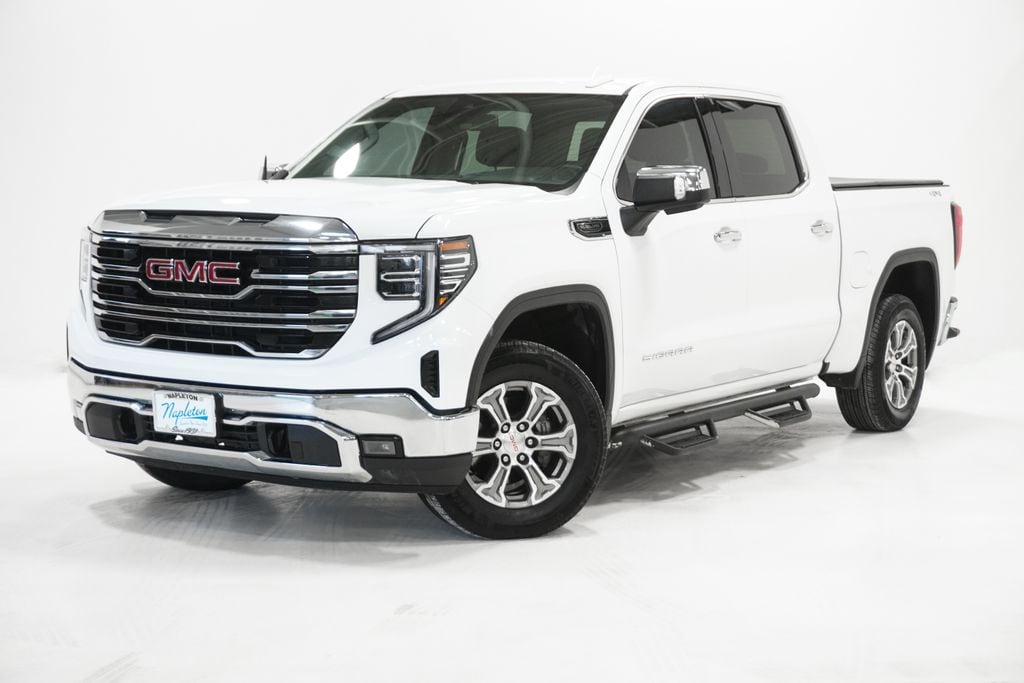 2022 GMC Sierra 4WD Crew Cab Short Box SLT's photo