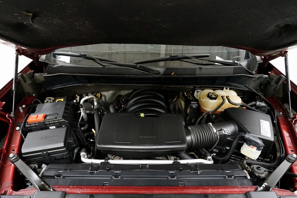 2019 Chevrolet Silverado 1500 LT photo 3