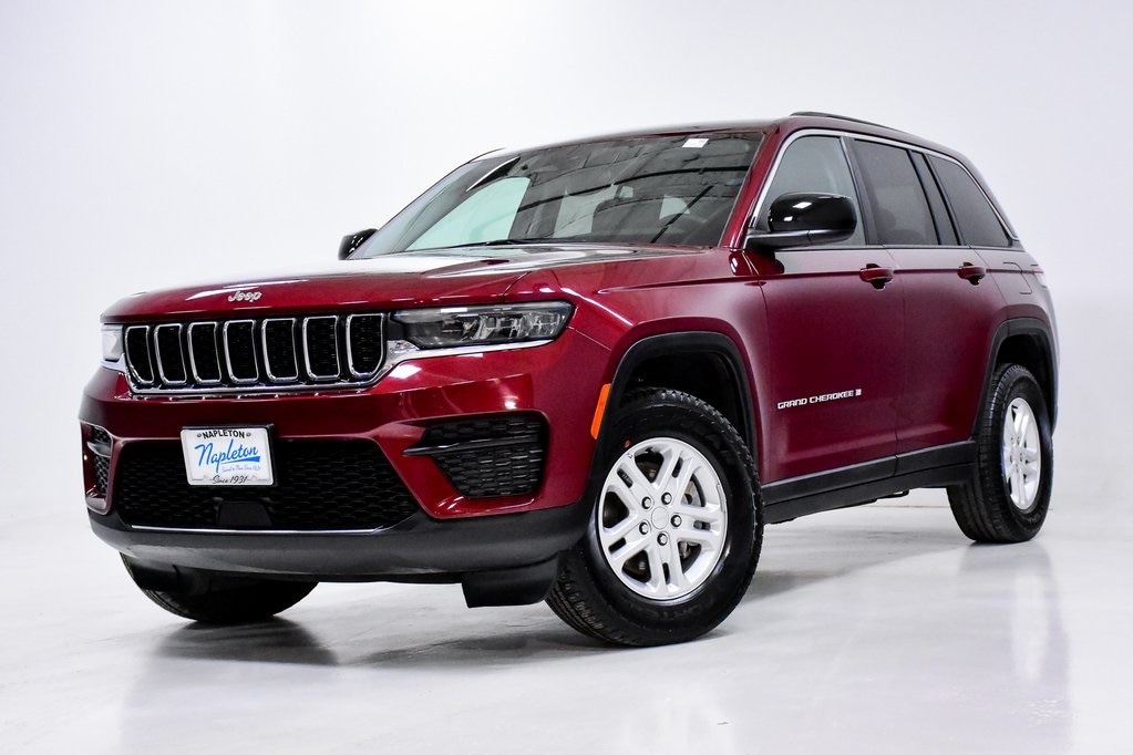 Used 2024 Jeep Grand Cherokee Laredo with VIN 1C4RJHAG1RC699522 for sale in Elmhurst, IL