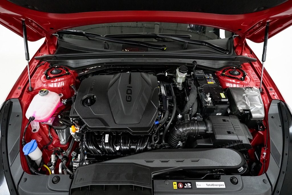 2025 Kia K5 GT-Line photo 3
