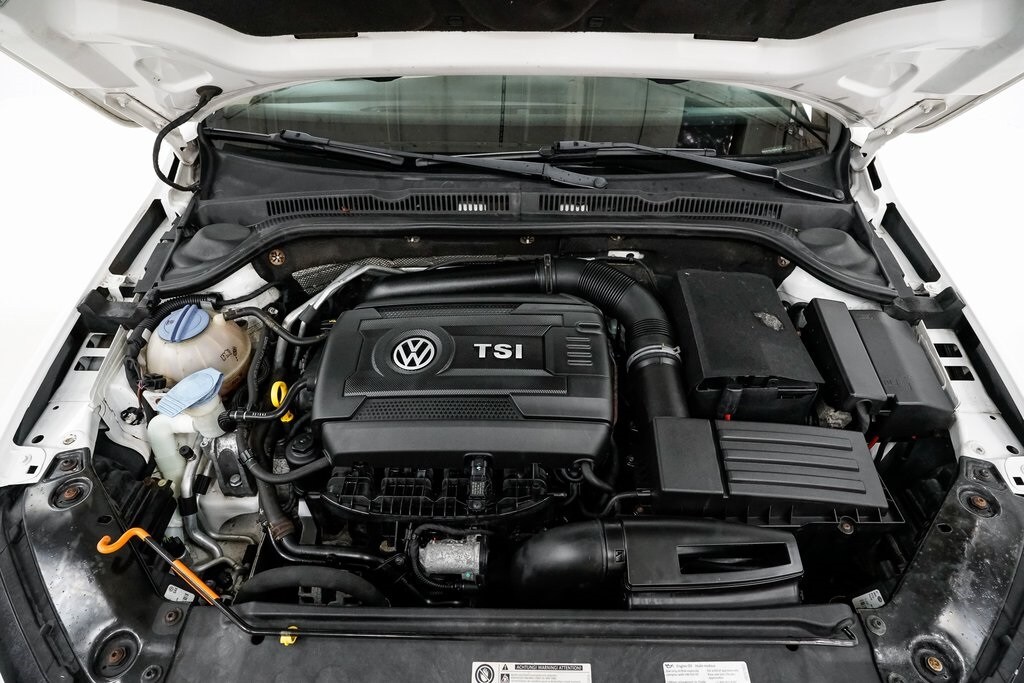 2014 Volkswagen Jetta 1.8T SE photo 3