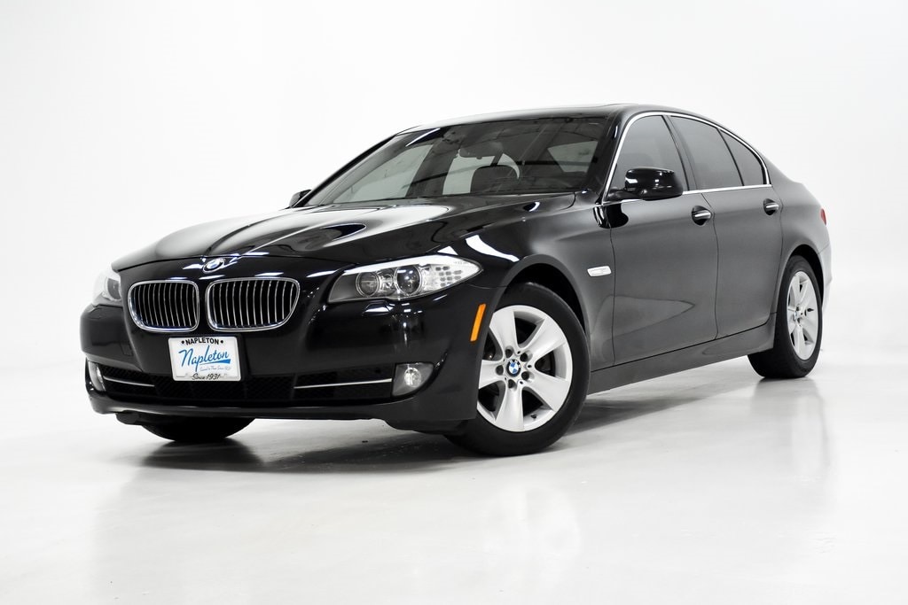 Used 2013 BMW 5 Series 528i with VIN WBAXH5C58DD112245 for sale in Elmhurst, IL