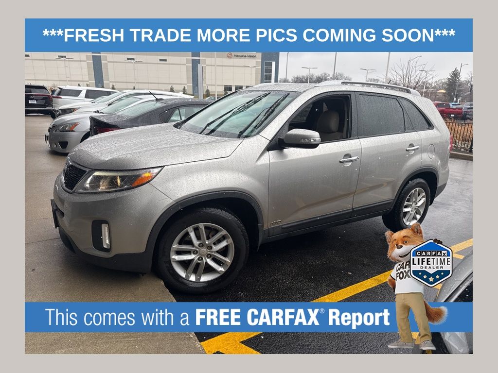 2014 Kia Sorento LX's photo