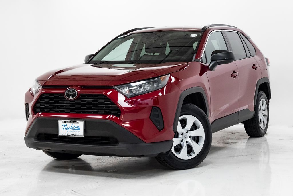 2020 Toyota RAV4 LE FWD's photo
