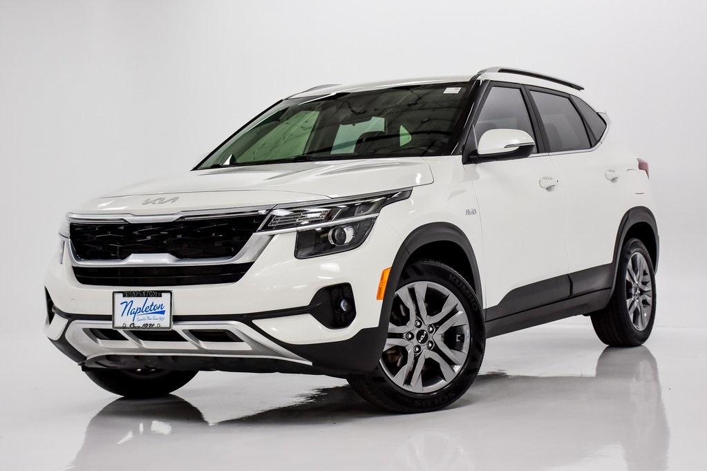 Used 2022 Kia Seltos S with VIN KNDEUCAA0N7307024 for sale in Elmhurst, IL
